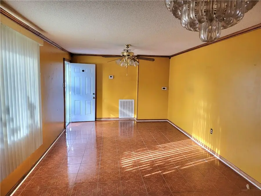 7825 Vanderkloot Avenue, New Orleans, LA 70127 - Image #3