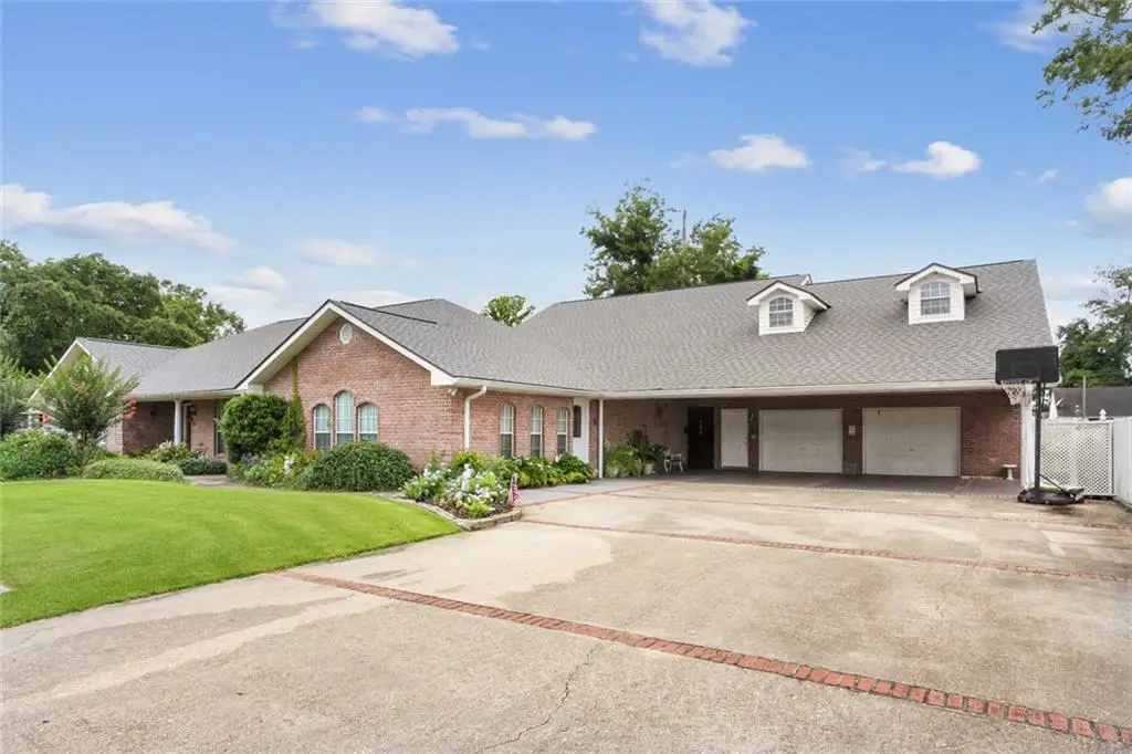 330 Saint Nicholas Street, Luling, LA 70070 - #1