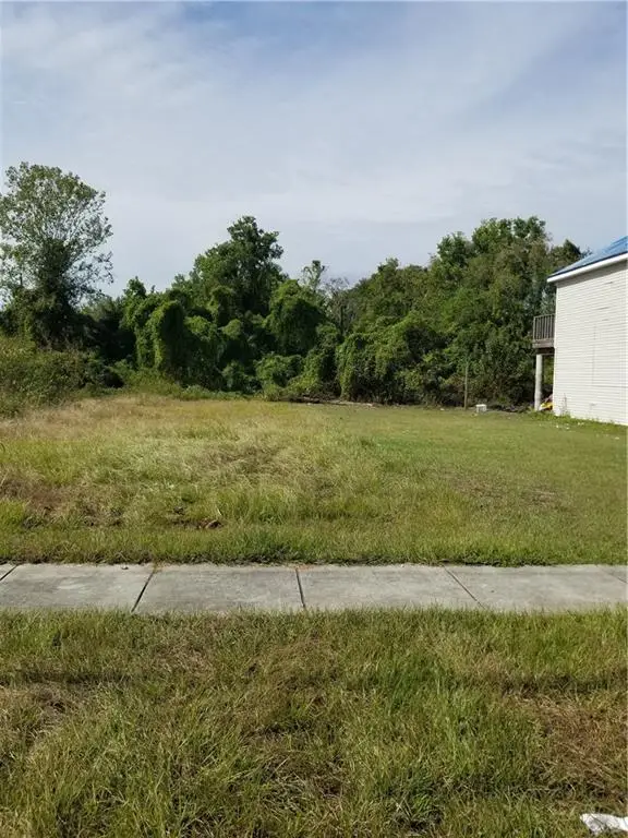 2512 Charbonnet Street, New Orleans, LA 70117