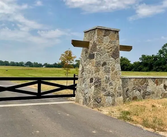 5 Navy's Way Road, Boyce, LA 71409