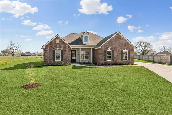 28 E Priscilla Lane, Waggaman, LA 70094