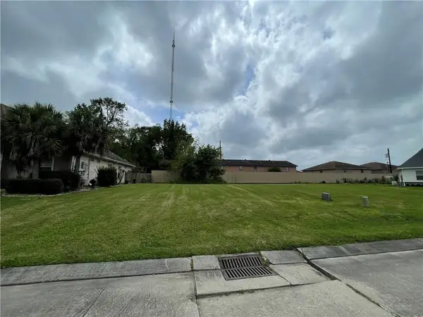 224 Mae Drive, Gretna, LA 70056