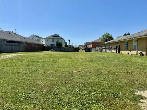 6614 Avenue B, New Orleans, LA 70124