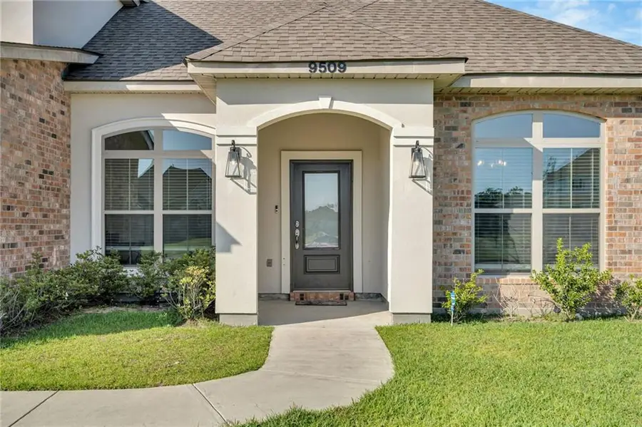 9509 E Terran Lane, Waggaman, LA 70094 - Image #2