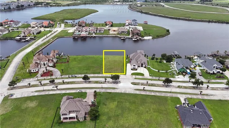 2077 S Lakeshore Boulevard, Slidell, LA 70461 - #2