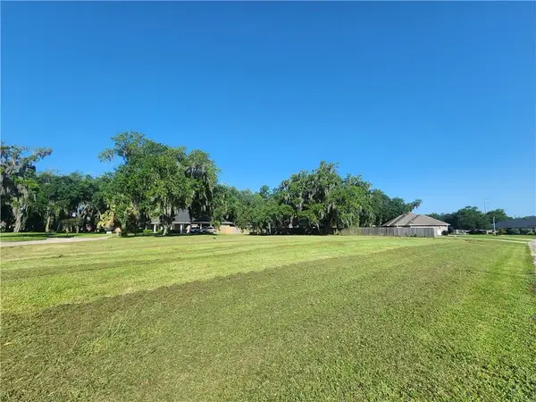 140 Regina Court, Belle Chasse, LA 70037