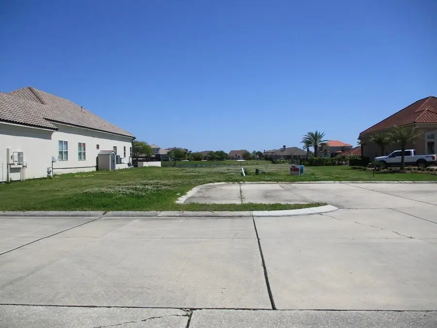 1045/1051 S Marina Villa Drive, Slidell, LA 70461 - Image #2