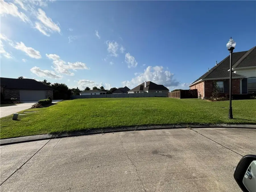 106 Wisteria Court, Belle Chasse, LA 70037 - Image #2