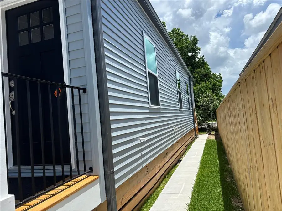 2035 Huey P Lng Avenue, Gretna, LA 70053 - #2