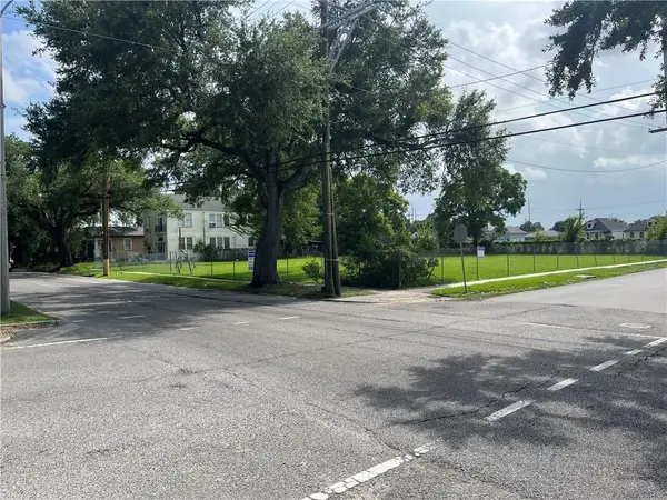 4336 Elysian Fields Avenue, New Orleans, LA 70122