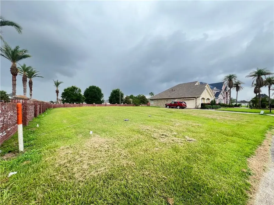 5083 W Saint Andrews Circle, New Orleans, LA 70128 - Image #2