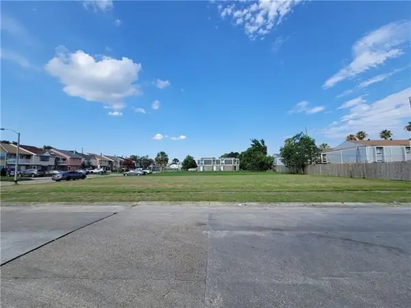 1561 Kings Road, Harvey, LA 70058