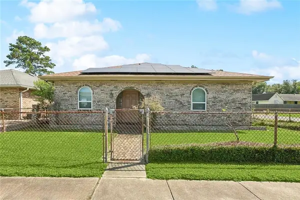 225 E Casa Calvo Street, Chalmette, LA 70043