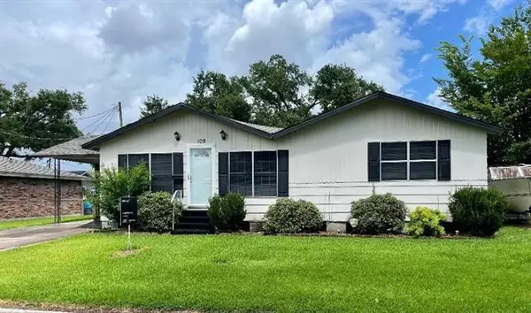 109 Rosewood Drive, Houma, LA 70360