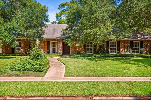 5616 Navaho Trail, Alexandria, LA 71301