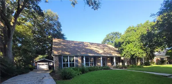 5821 Pembrook Drive, New Orleans, LA 70131