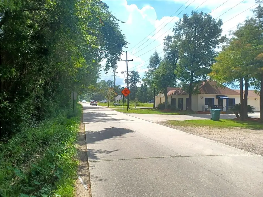 E 32nd Avenue, Covington, LA 70433 - Image #2