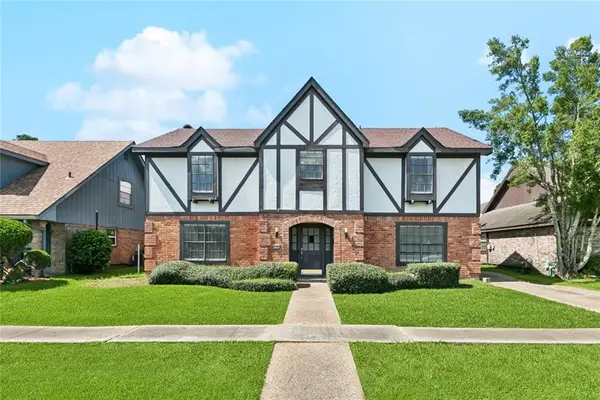 3762 Red Cypress Drive, New Orleans, LA 70131