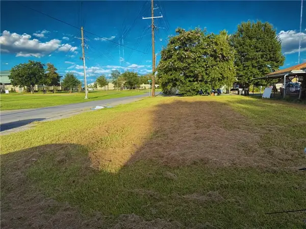 3622 Sinclair Street, Chalmette, LA 70043