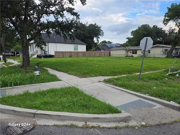 4600 Mirabeau Avenue, New Orleans, LA 70126
