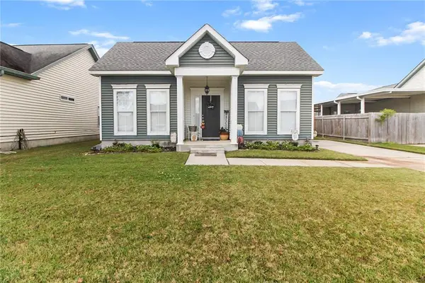 5228 Savannah Lane, Marrero, LA 70072