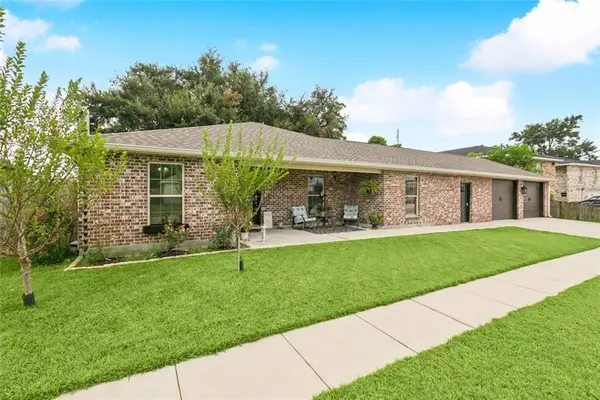 2101 Plaza Drive, Chalmette, LA 70043