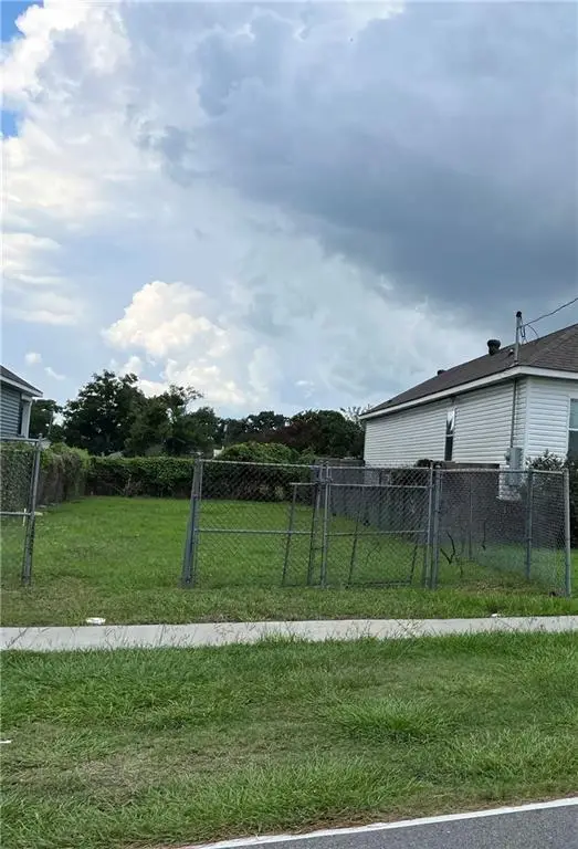 2218 Huey P. Long Avenue, Gretna, LA 70053 - #2