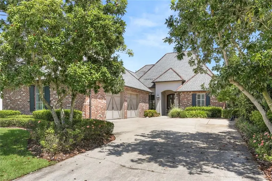 612 Pelican Crest Street, Belle Chasse, LA 70037 - Image #2