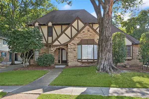 28 Grand Canyon Drive, New Orleans, LA 70131