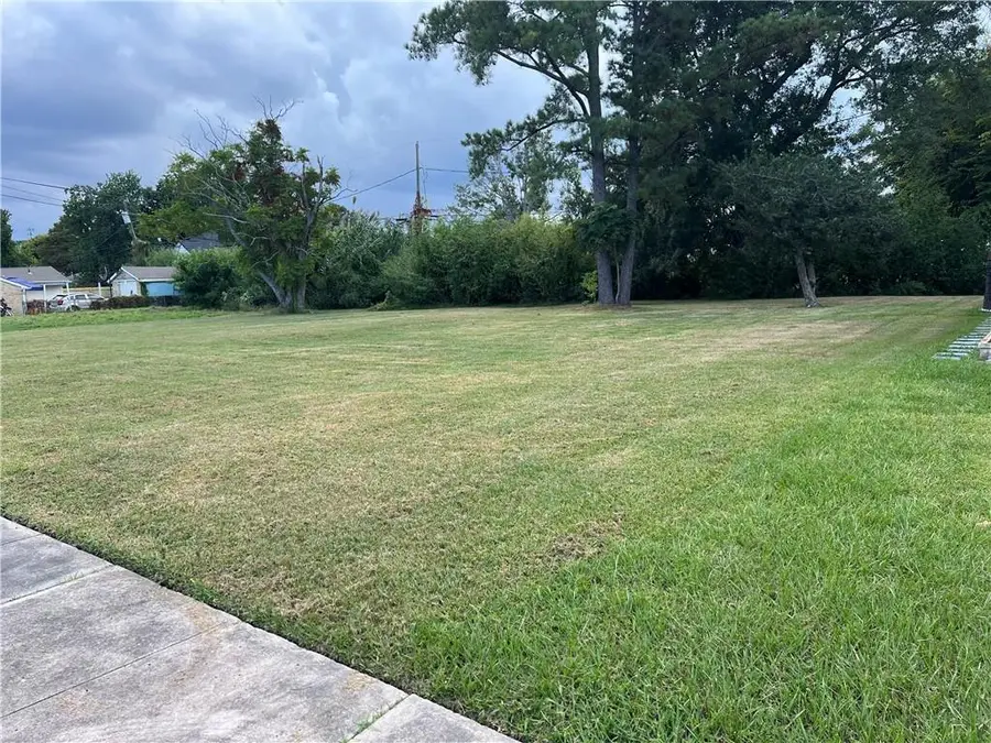 70 Patterson Drive, Chalmette, LA 70043 - Image #2