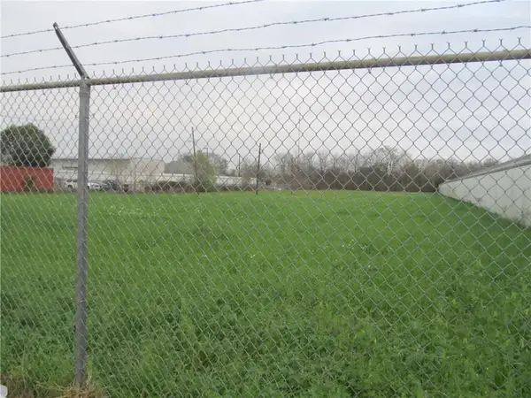 525 Whitney Avenue, Gretna, LA 70056