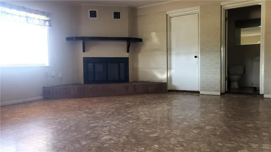 2221 Robin Road, Alexandria, LA 71301 - #3