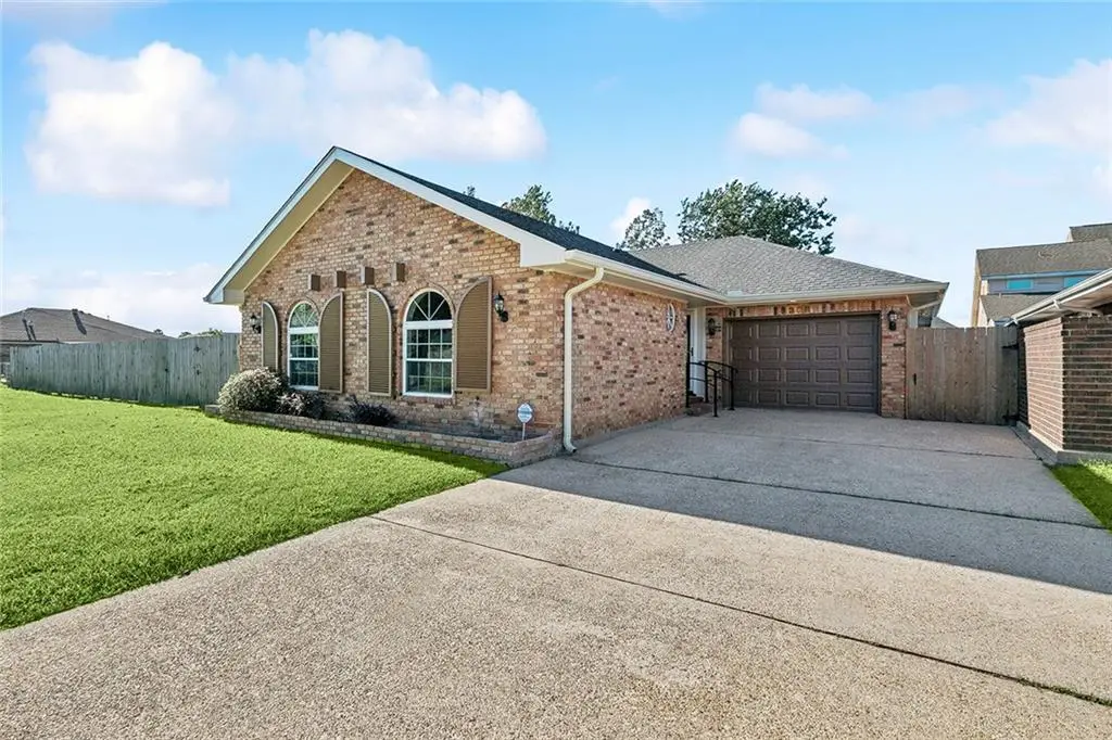 8308 Fairfax Drive, Chalmette, LA 70043 - Image #1
