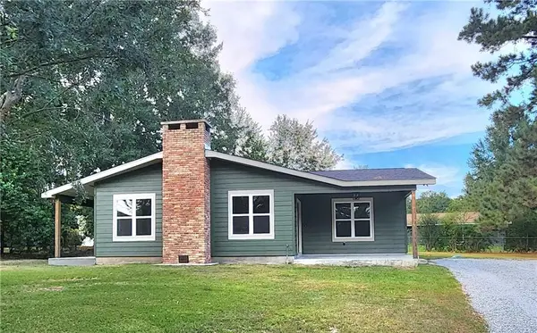 910 W Lakeshore Drive, Carriere, MS 39426