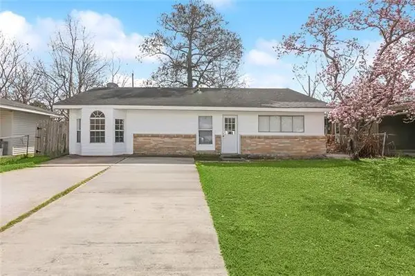 1932 Stumpf Boulevard, Gretna, LA 70056