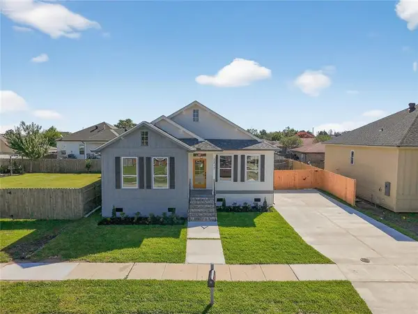 3217 Dauterive Drive, Chalmette, LA 70043