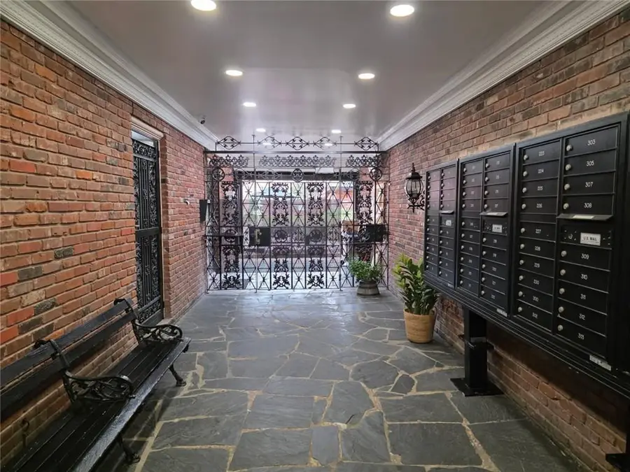 3201 St Charles Avenue #308, New Orleans, LA 70115 - Image #2