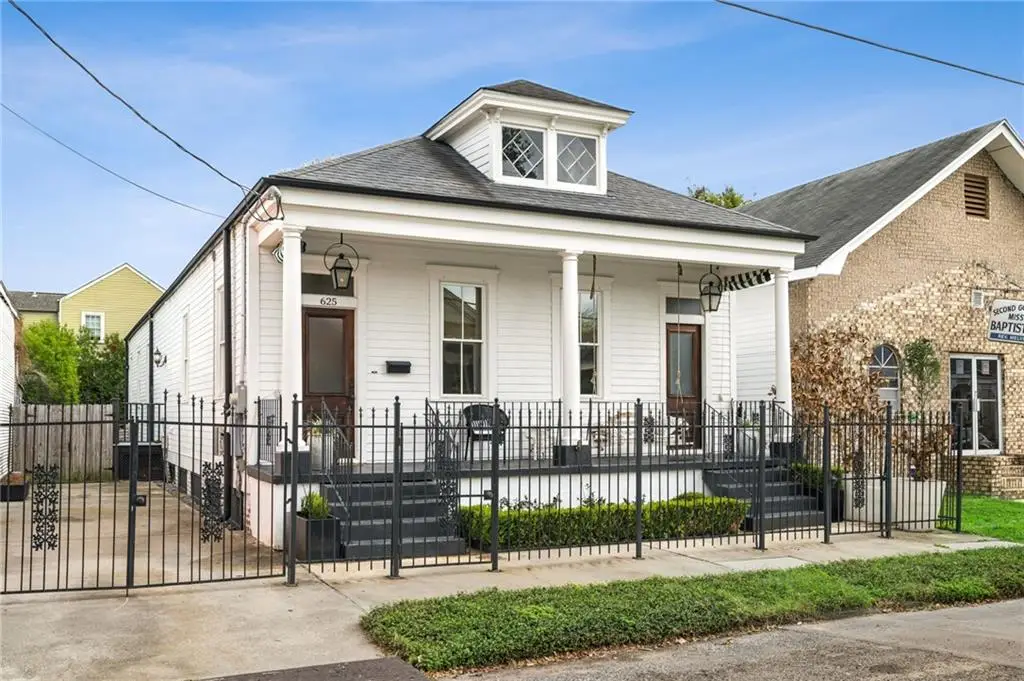 625 Second Street, New Orleans, LA 70130 - Image #1