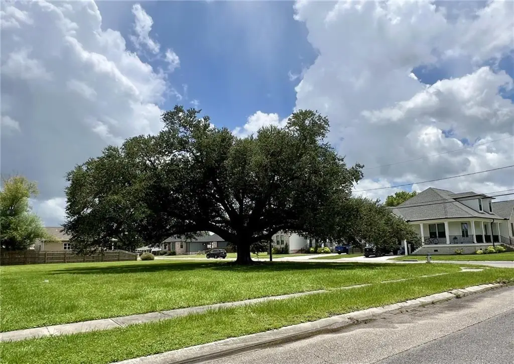 7205 Easy Street, Arabi, LA 70032 - #1