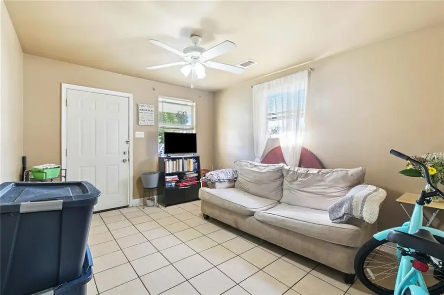 3208 10 Pakenham Drive, Chalmette, LA 70043 - #2
