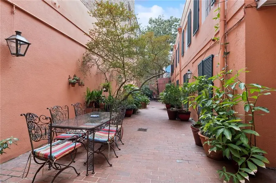 528 St Louis Street #302, New Orleans, LA 70130 - #3