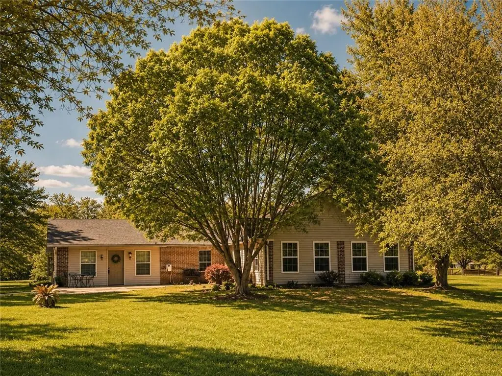 211 Big Island Loop, Deville, LA 71328 - #1