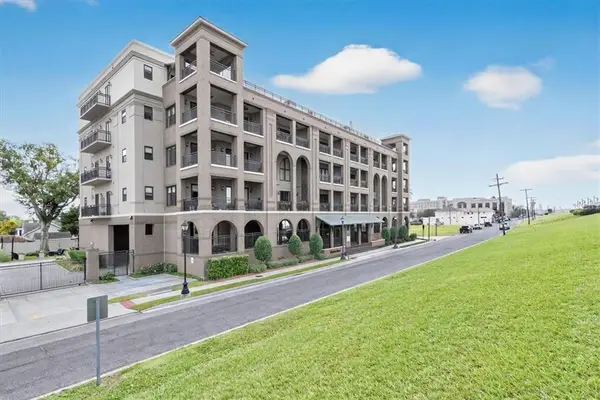 504 1st Street #204, Gretna, LA 70053