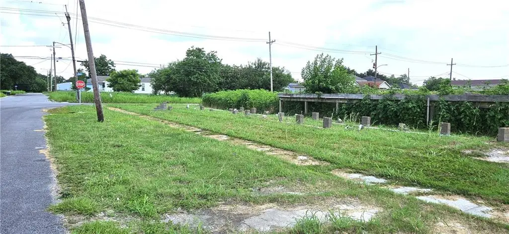 2301 Flood Street, New Orleans, LA 70117 - #1