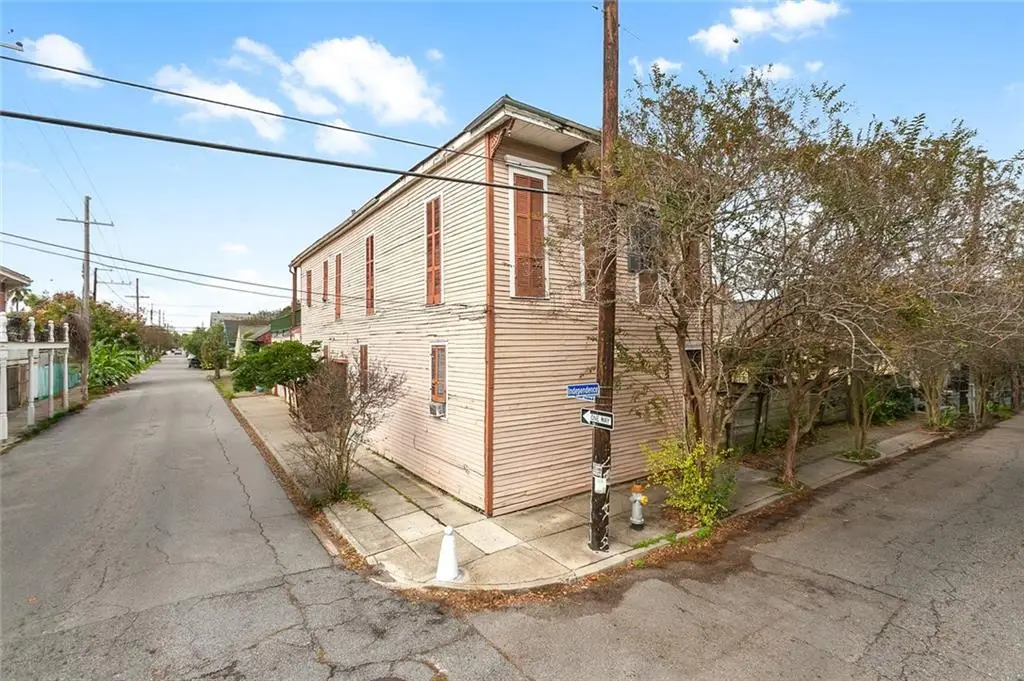 3619 21 Burgundy Street, New Orleans, LA 70117 - #1