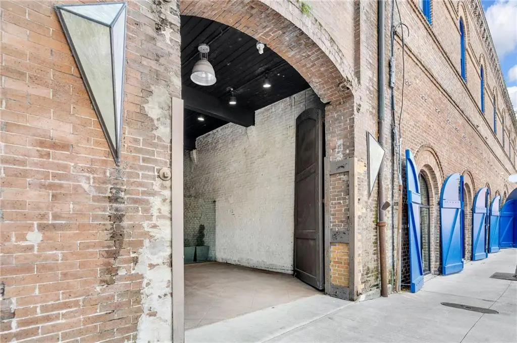 402 Julia Street #302, New Orleans, LA 70130 - Image #1