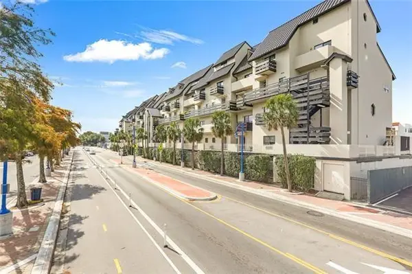 7300 Lakeshore Drive #6, New Orleans, LA 70124