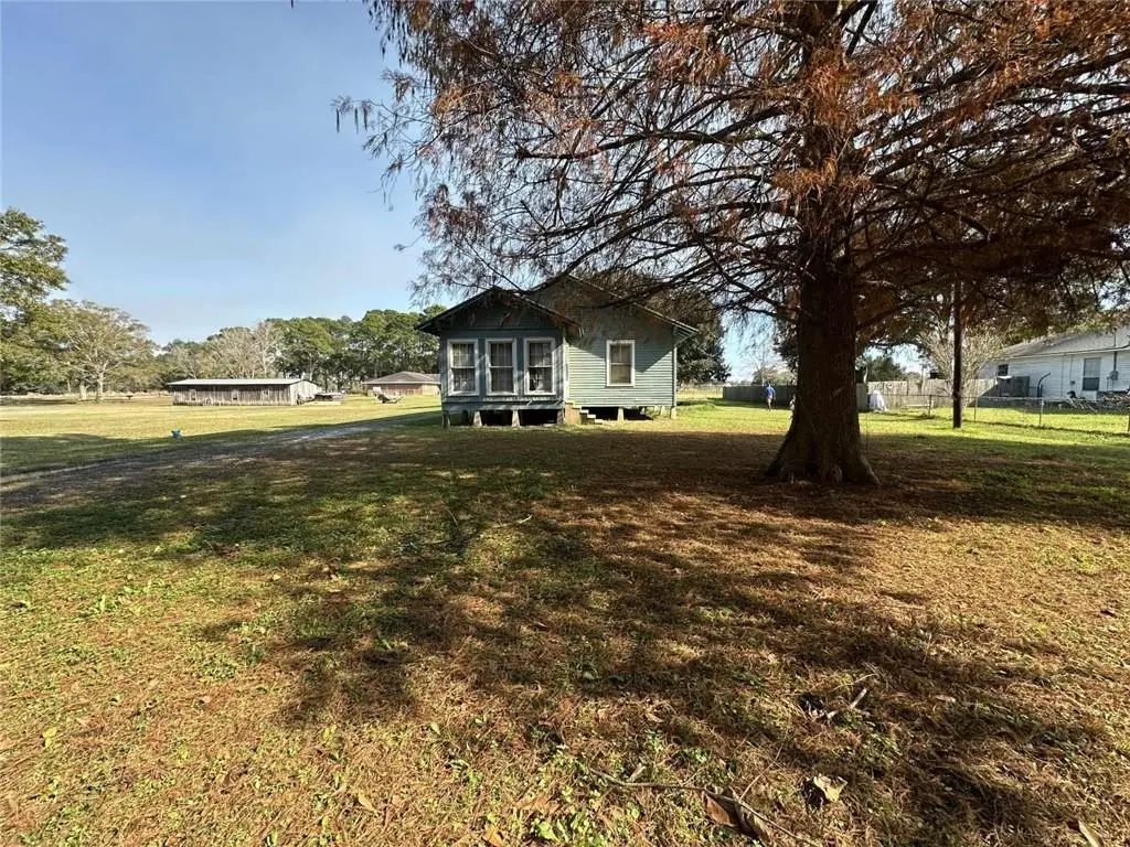 5711 Derouen Road, New Iberia, LA 70560 - Image #1