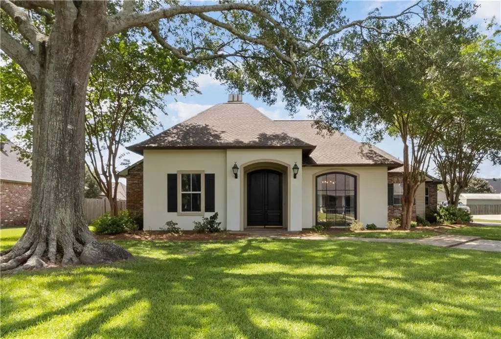 38173 S Lakeview Drive, Prairieville, LA 70769 - #1