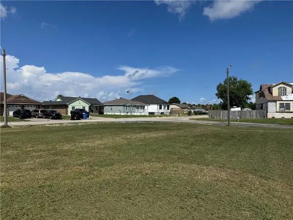 13900 Intrepid Street, New Orleans, LA 70129